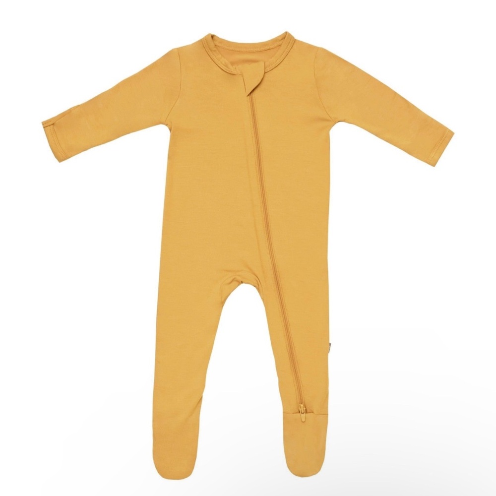 Kyte Baby dual zipper footie pajamas. Marigold color. 18-24 months.